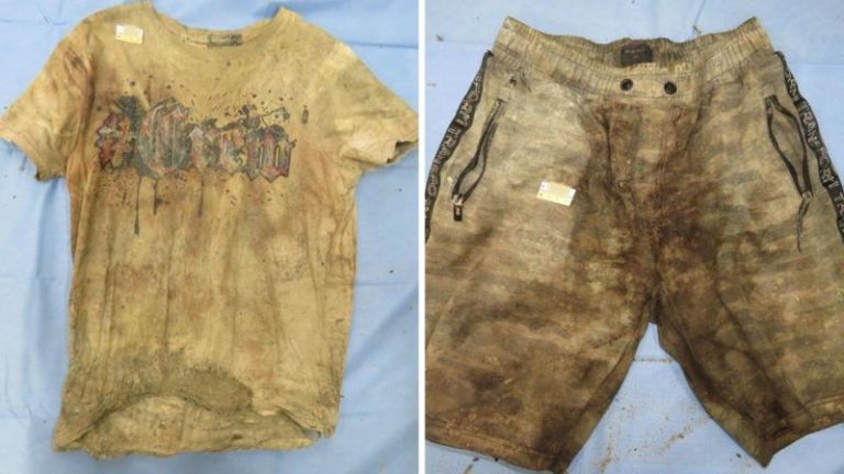 Uno degli indumenti ritrovati sul corpo lungo il Po, diffuso dalla procura di Pavia per l'identificazione