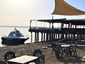 Choc a Bracciano, uomo impiccato sul lungolago. A scoprirlo una donna con il cane